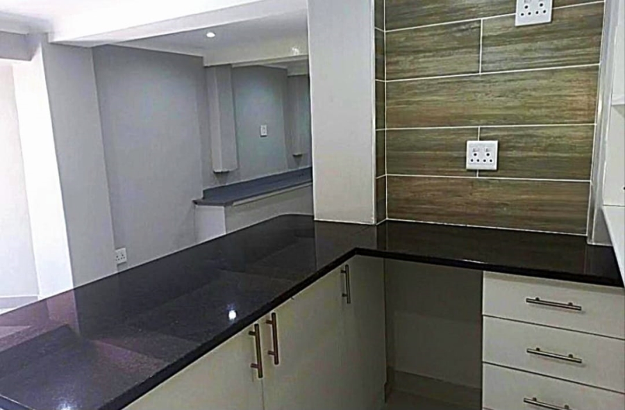 4 Bedroom Property for Sale in Nahoon Valley Park Eastern Cape